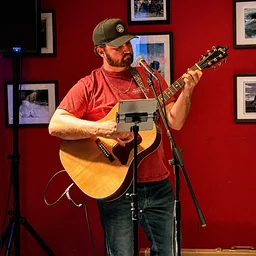 LIVE MUSIC: DAN CASE