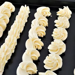 Beginner Cake Decorating