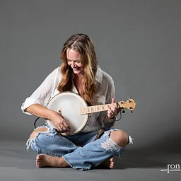 🎶 Live Music with Angie Goeke
