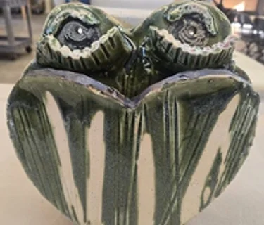 Family Frog Wall Pocket