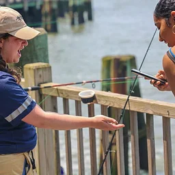 FUN, FEMME FISHING