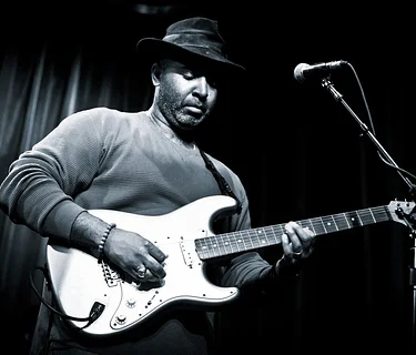Everett Pendleton- live music at Popovers at Brickyard Square