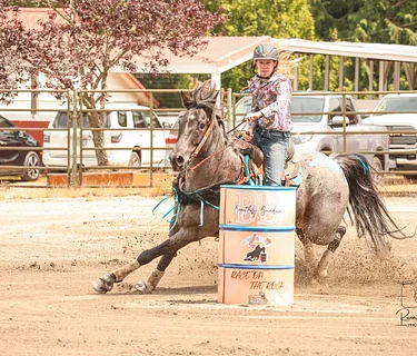 Island Betties’ “Race on the Rock” Summer Series