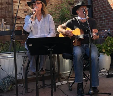 Live Music: Jones