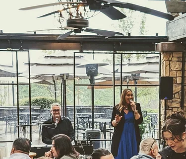 Live Music: Lisa & Dean