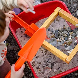 Tot Trot: Paleontology