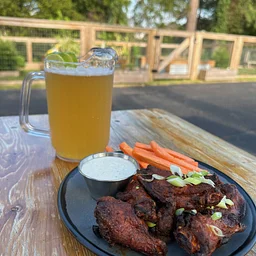 Pitchers & Plates