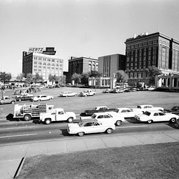 Gallery Talk | 1:00 p.m. | On Assignment in Dealey Plaza