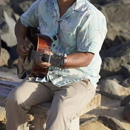 Live Entertainment: Darren Carillo