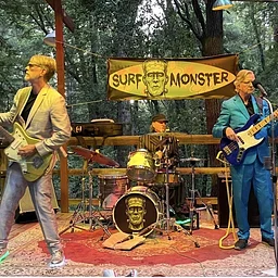 SURF MONSTER