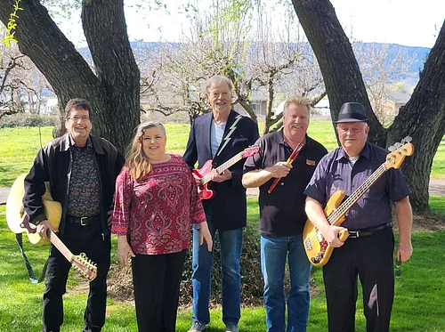 FREE MUSIC + WINE SERIES FEATURING Encore 5