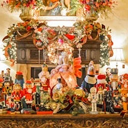 Holiday at the DeGolyer House