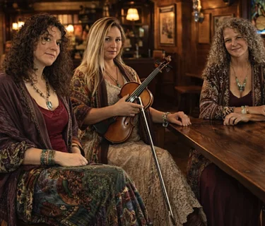 Live Music at 5506′ with The Infamous Holman Sisters