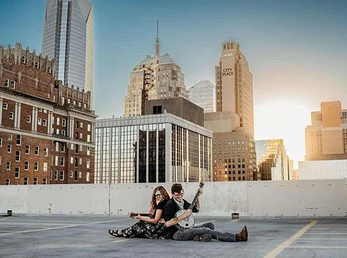 Live Music with Rachel Lynch and Griffin Wade