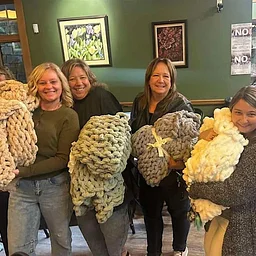 Knit and Sip, Chunky Blanket Workshop