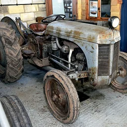 Rock Island Knows Tractors Part 4 -- Massey Ferguson