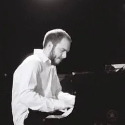WED 8 & 9:30 Noah Stoneman Trio w/Felix Moseholm, Jacob Patrone