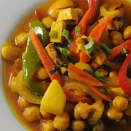 Bhel and Chickpea Curry