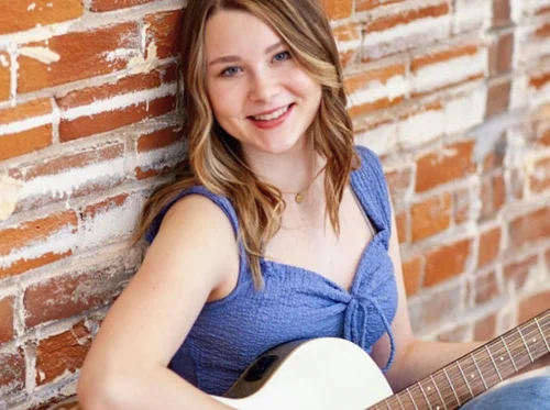 Calianna Caroline | Music on the Patio