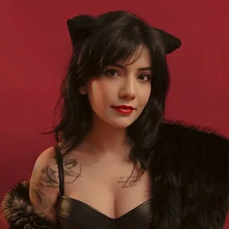 Saaniya Abbas // HELLARIOUS