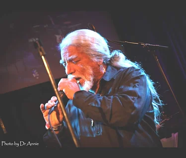 Escribir Escuchar – Hispanic & Latine Writer Series: Roberto Duran