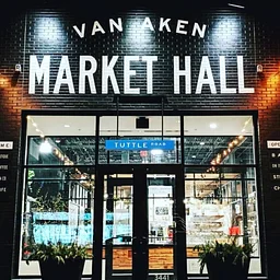 Holiday Market at The Van Aken District