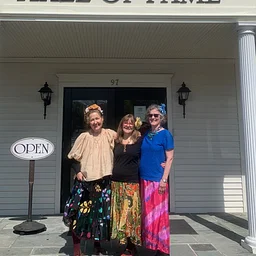 Live Performance by Mountain Maidens at the Long Island Music and Entertainment Hall of Fame
