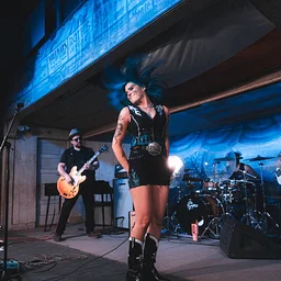 Shelby Stone w/ The Moonhowlers