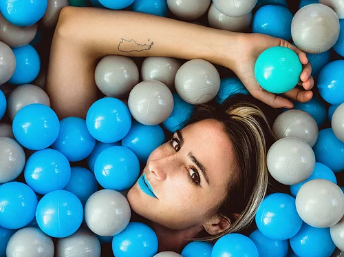 Roaring Fork Rising – Aggie Flores & the Wildflowers