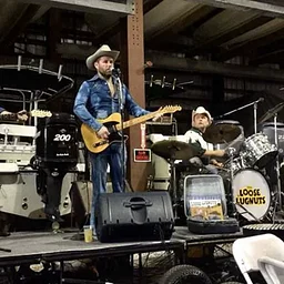 Live Music at 5506′ with Loose Lugnuts