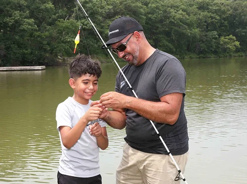 Fishing for Community / Pescando Conexiones (Drop-In)