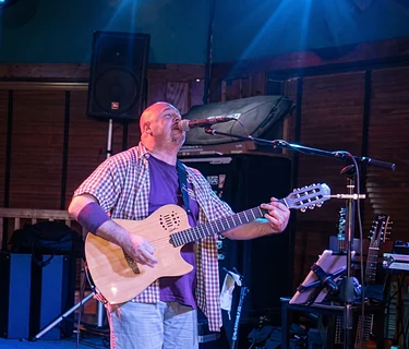 Live Music w/ Frank Florence