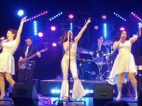 The She Gees – A Tribute to The Bee Gees