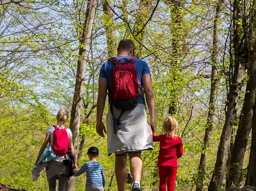 Family Hike – Leave No Trace Scavenger Hunt