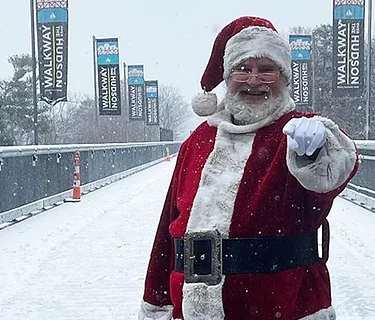 Holiday on the Walkway