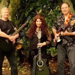Intimate Concert Series: MoonGirl