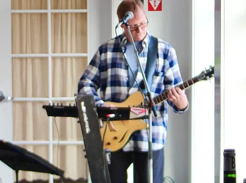 Live Music with Nick Kerzner