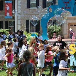 Giant Bubbles with Mr. Vinny