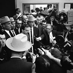 Gallery Talk | 1:00 p.m. | On Assignment at Dallas Police Headquarters
