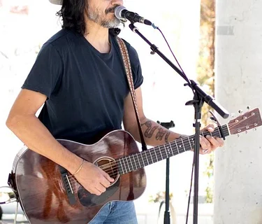Erik Flores