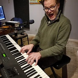 Pianist/Vocalist- Joe Colihan