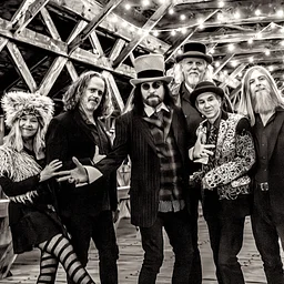 THE SLAMBOVIAN CIRCUS OF DREAMS