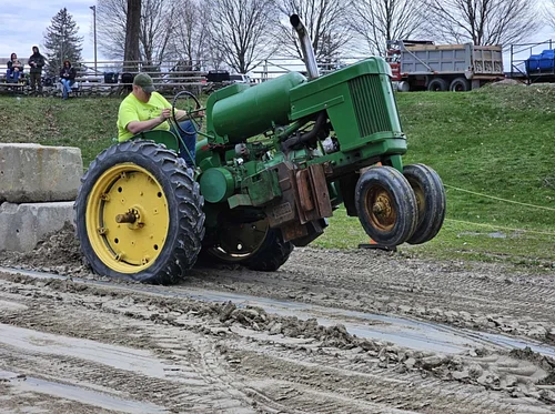 Father’s Day Antique Farm Tractor Pulls