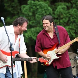 Live Music featuring Gary Smallwood at Flying Ace Farm
