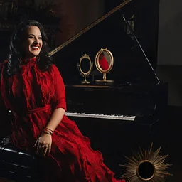 Sounds of the Season featuring Nicole Zuraitis