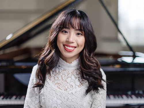 Janice Carissa, piano