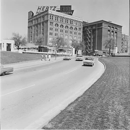 Gallery Talk | 1:00 p.m. | On Assignment in Dealey Plaza