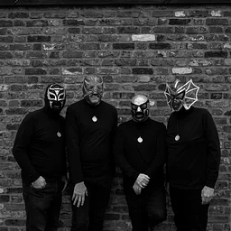 Los Straitjackets