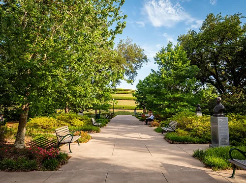 Volunteer with LifeGift: A Garden for the Gift of Life