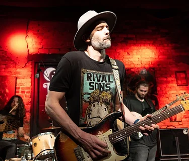 Live Music at 5506′ with Red Dress Amy